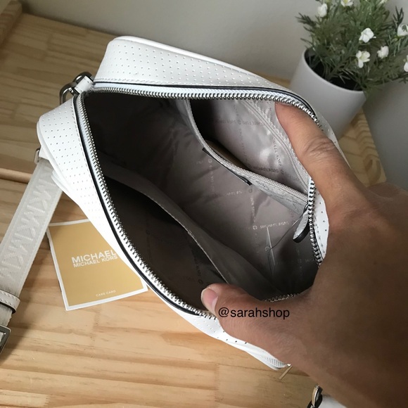 🌼Michael Kors Purse - Picture 10 of 13